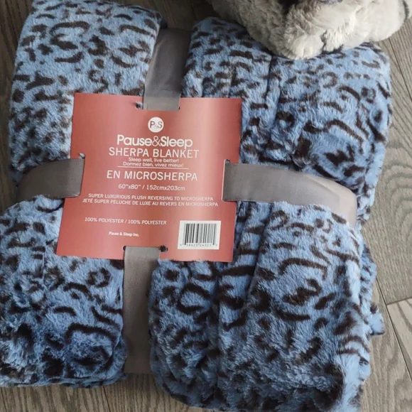 Beautiful  throws blankets 🌟♥️🍀 - Picture 2 of 4